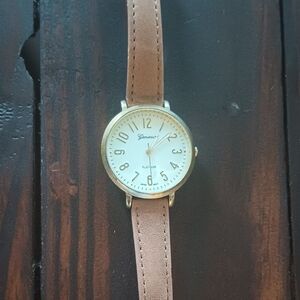 Geneva Gold Tone Tan Band Ladies Wrist watch Gold Dial Japan Movt